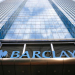 Façade du siège de Barclays avec le logo de la banque britannique