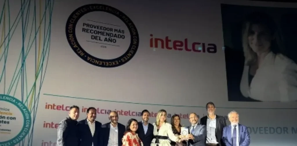 Équipe Intelcia lors de la cérémonie des prix d’excellence de la relation client à Madrid