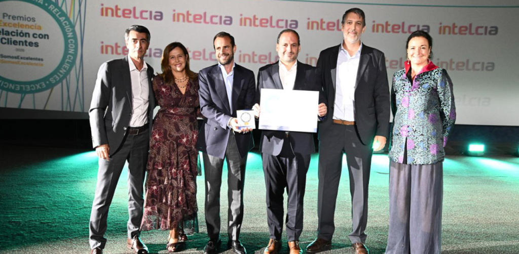 Équipe Intelcia lors de la remise des prix d'excellence en relation client en Espagne