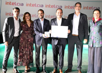 Équipe Intelcia lors de la remise des prix d'excellence en relation client en Espagne