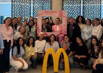 Collaboratrices de McDonald’s réunies pour Octobre Rose 2026
