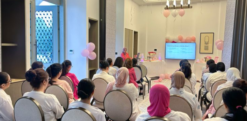 Collaboratrices du St. Regis La Bahia Blanca Resort réunies pour une sensibilisation Octobre Rose